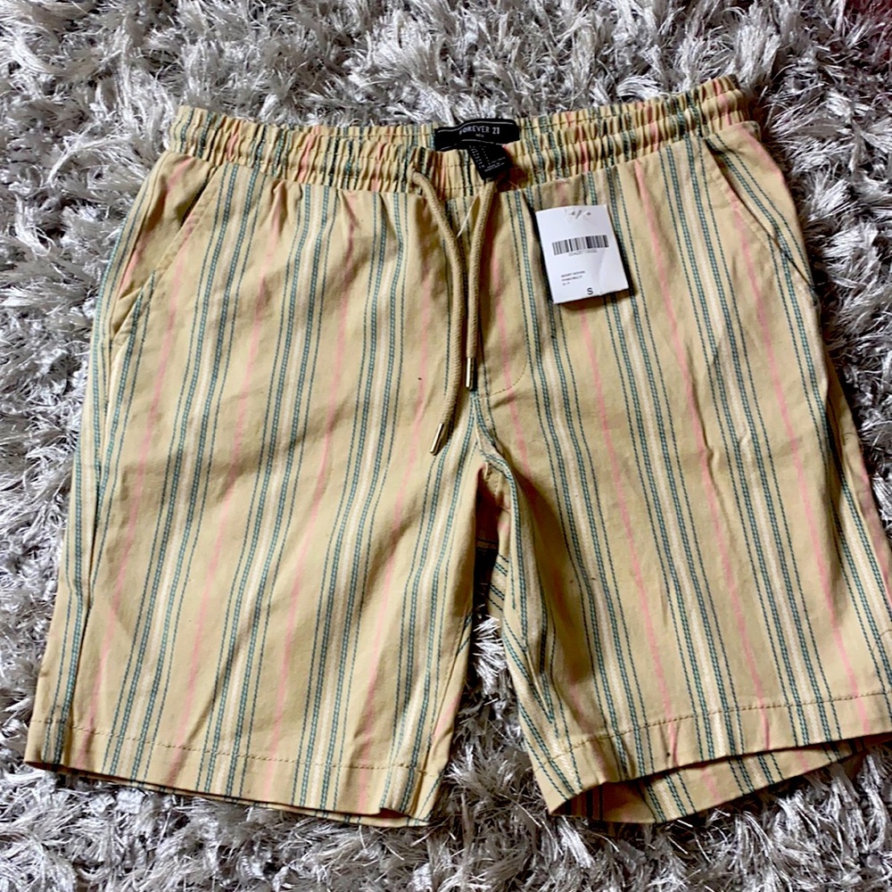 Forever 21 Men’s woven shorts (small)